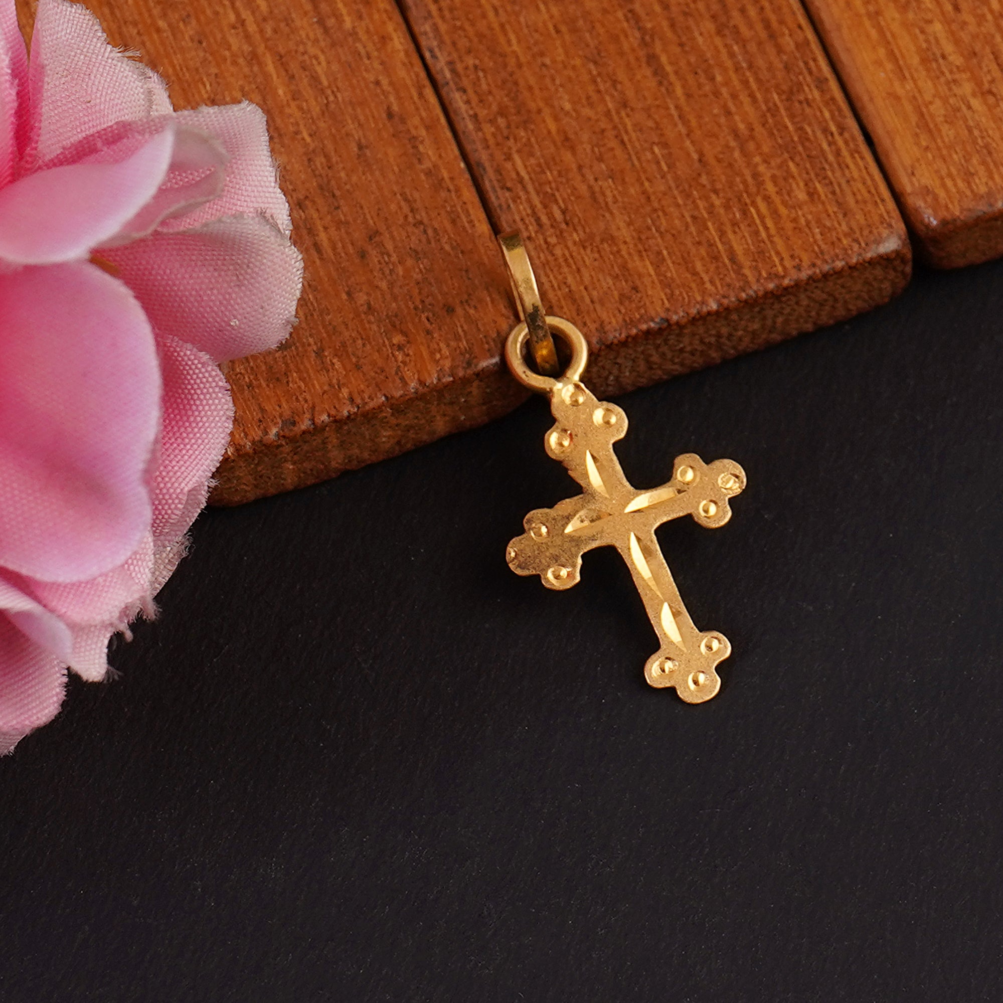 22 K 916 Hallmarked Solid Gold Holy Cross Pendent Beautifully Hand Crafted