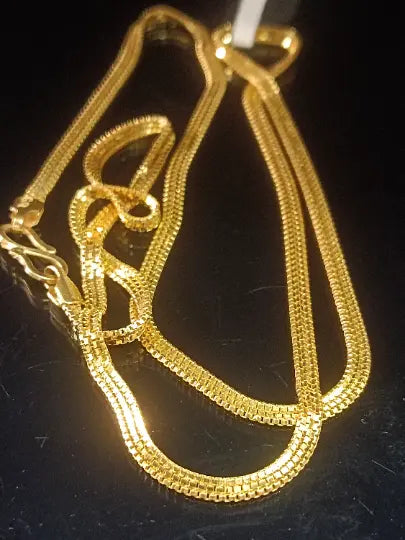 22 kt Solid Gold Hallmark 916 Handcrafted Chain Flat Design Plain Chain