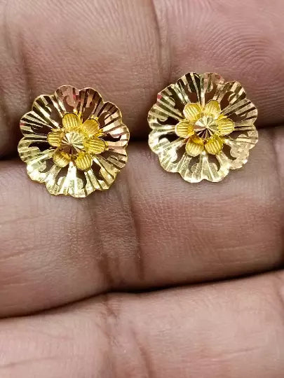 22k BIS hallmarked gold Women's Earrings | Indian ethnic handmade studs | Yellow