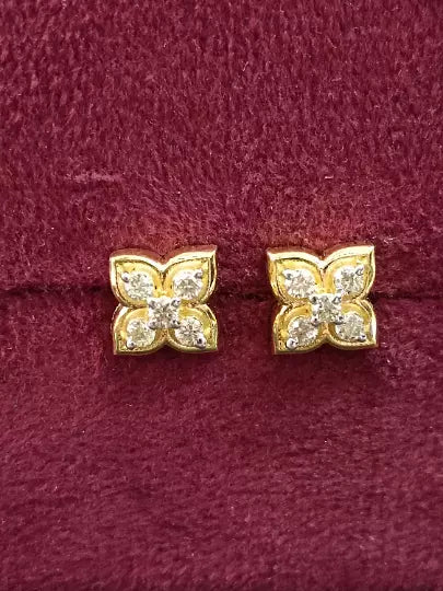Natural Ceritified Diamond Women's Earrings Handmade Stud Earrings 18kt Gold