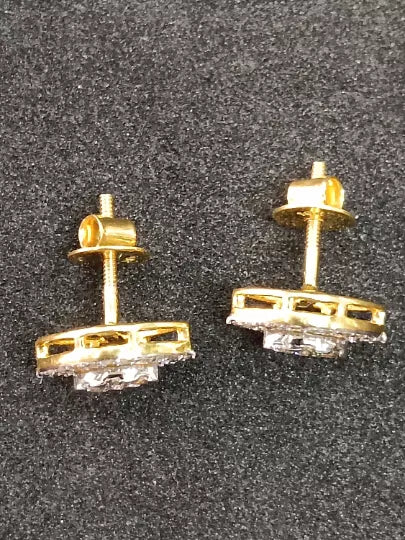 Natural Ceritified Diamond Women's Earrings Handmade Stud Earrings 18kt Yellow