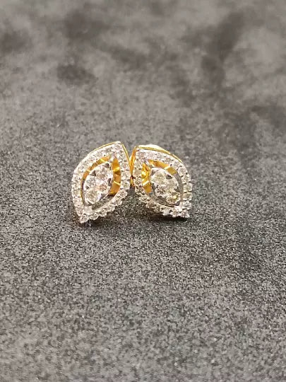 Natural Ceritified Diamond Women's Earrings Handmade Stud Earrings 18kt Yellow