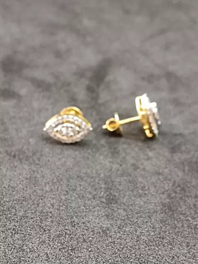 Natural Ceritified Diamond Women's Earrings Handmade Stud Earrings 18kt Yellow