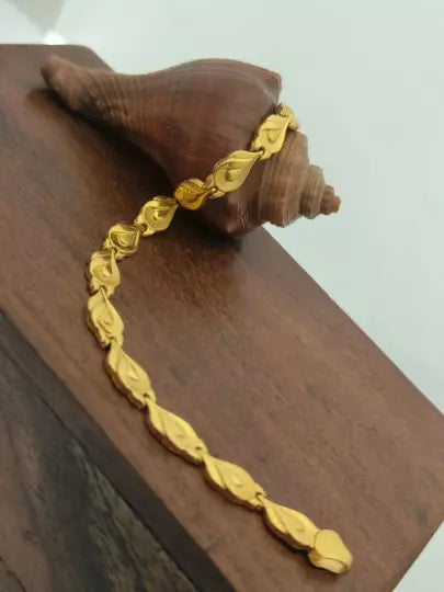 Elegance Redefined 916 Hallmark Gold Ladies Handcrafted Bracelet
